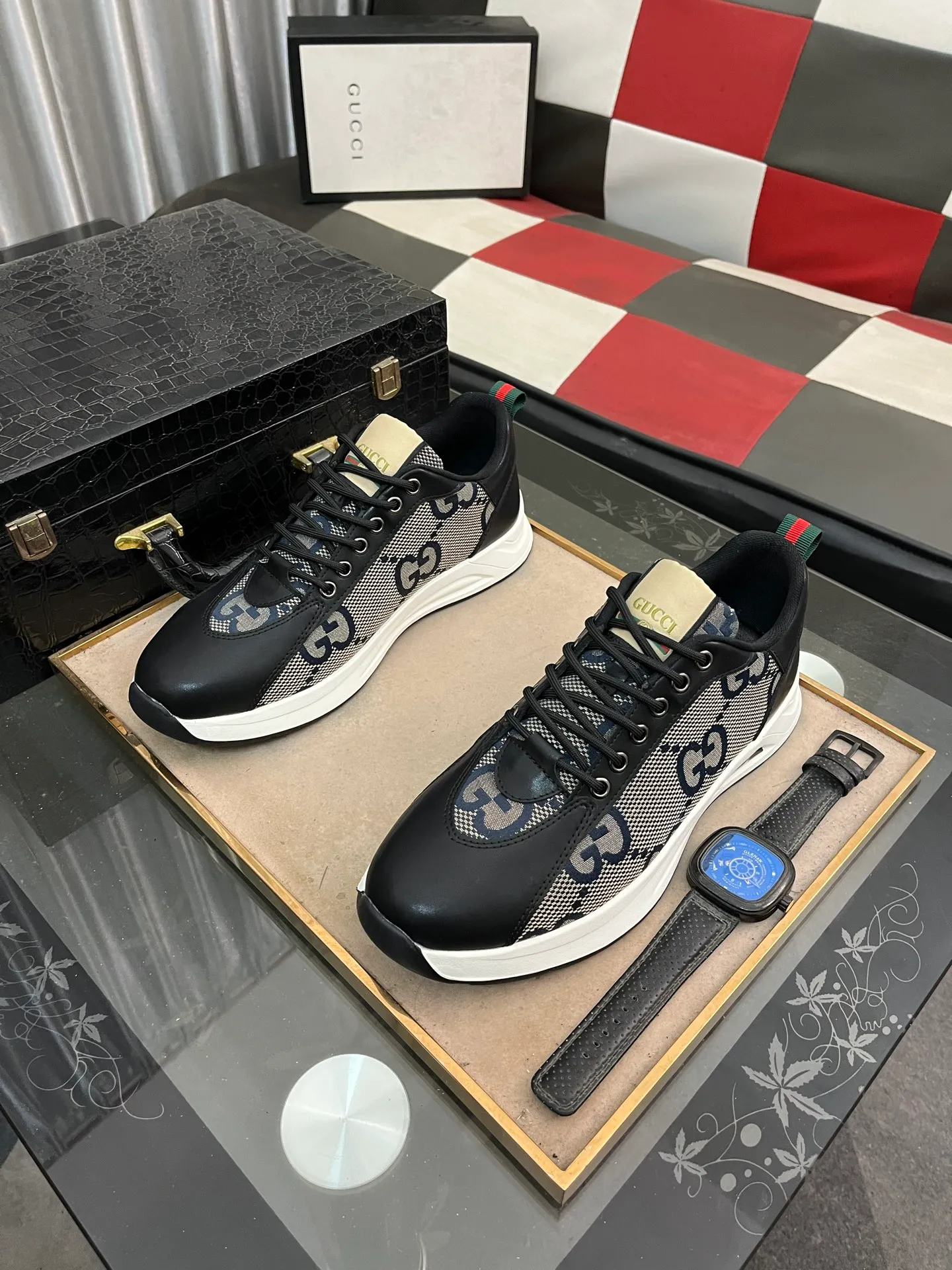 Men's shoes💰420⌚️⌚️[GUCCI] Gucci men's casual shoes are absolutely popular🔥The ultimate matching item for trendy men! The charm of super texture is irresistible, the main recommendation, the flower leather color is bright! The upper is made of high-quality cowhide with branded fabrics, pigskin lining for the feet, and wear-resistant rubber sole, which is noble and elegant! Extremely comfortable🎁🎁You can be as handsome as you want💪 38-442️⃣colors available